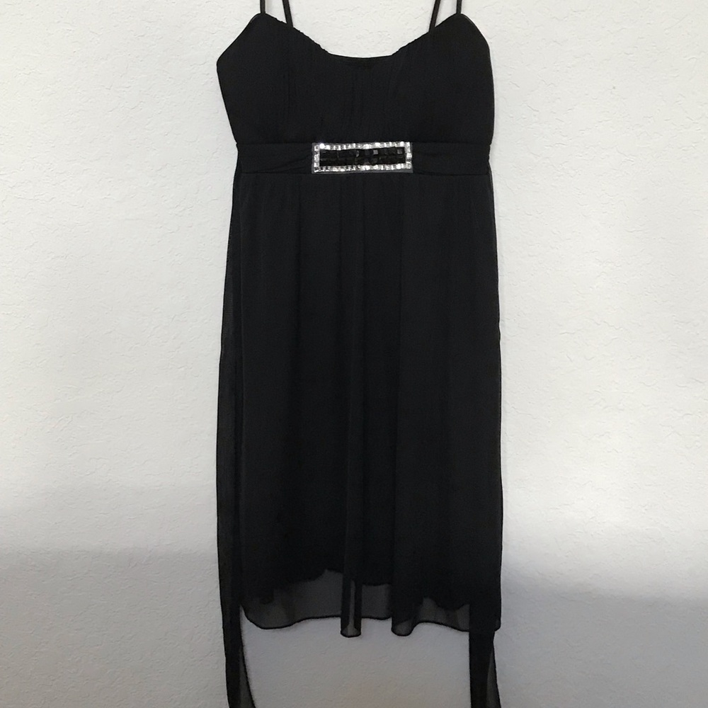 2 little black dresses